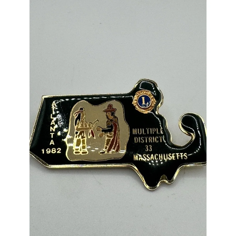 Lions Club‎ International Atlanta 1982 Multiple Disct. 33 American Indian Pin